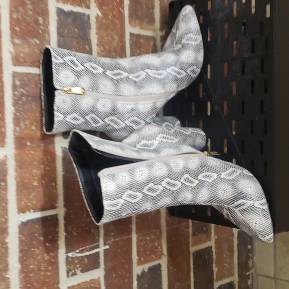 Cape Robbin booties. - Picture 3 of 9